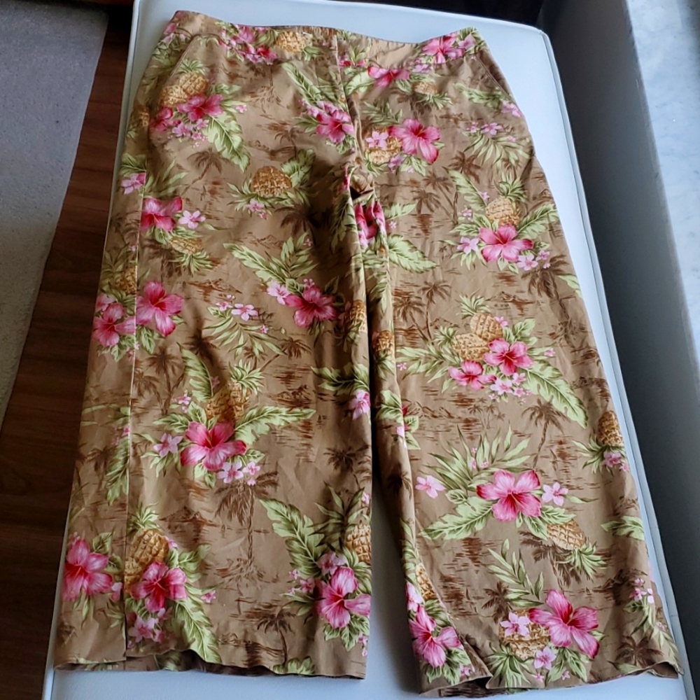 Tommy Bahama crop/Capri pants